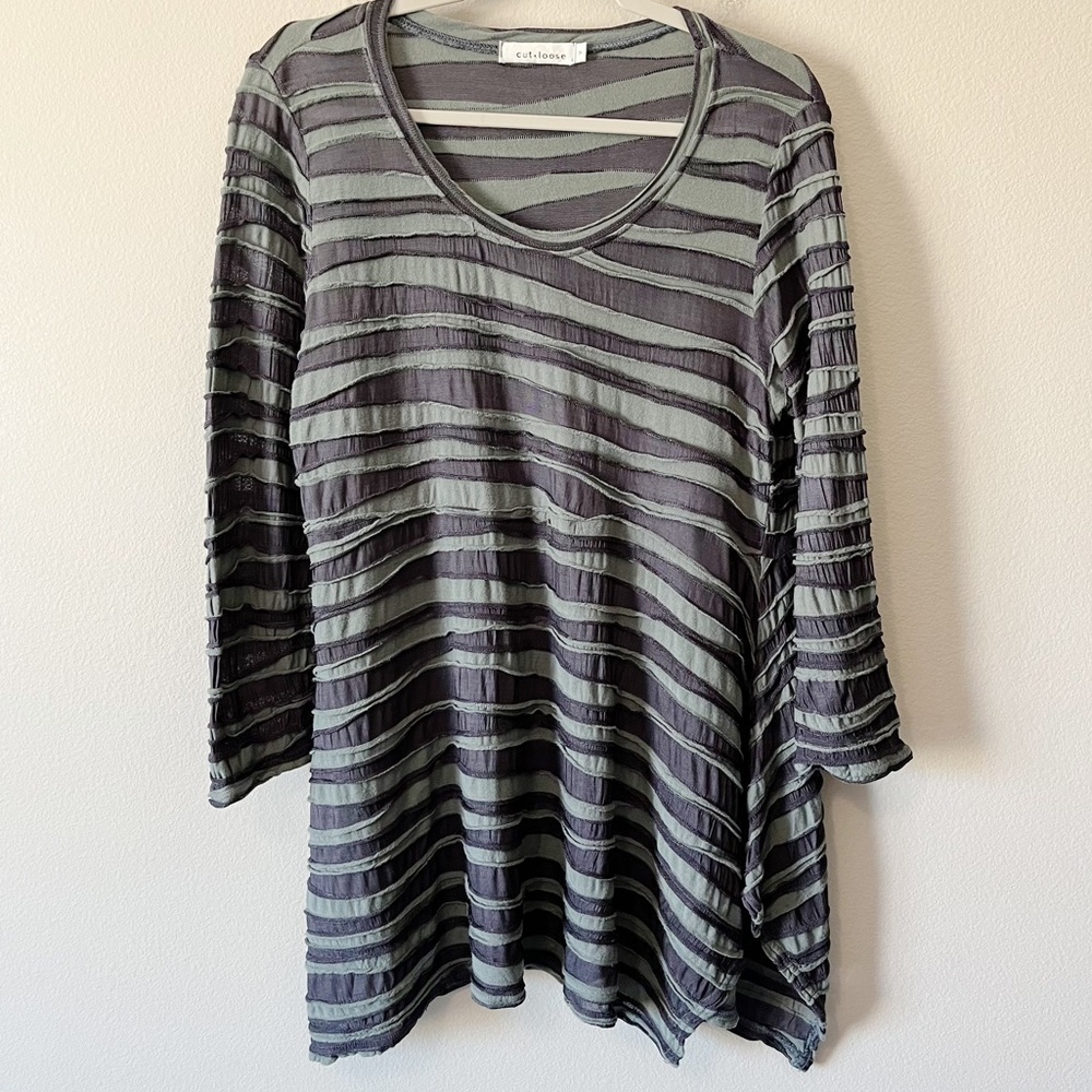 Cut Loose Mesh Textured Lagenlook Tunic Top Gray Striped Asymmetrical Hem Medium